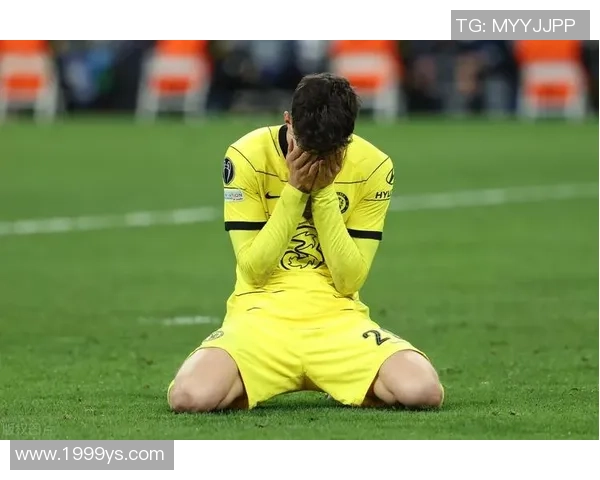 足球场上拼尽全力却因体力透支倒下的球星们：他们的牺牲与坚持